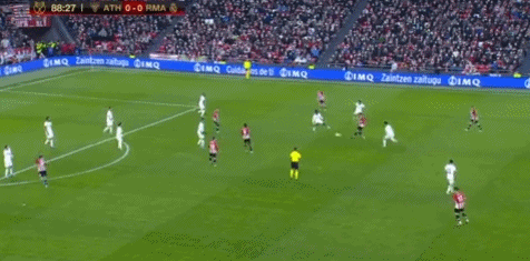 欧文突破造成杀伤球成功，全场尖叫