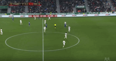 TA分析3-4-3阵型：从链式防守到战术万花筒，攻守易形的现代解法