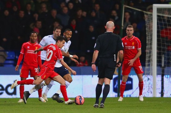 反对家暴，克雷莫内塞球衣背后印的是与球员关系密切女性名字